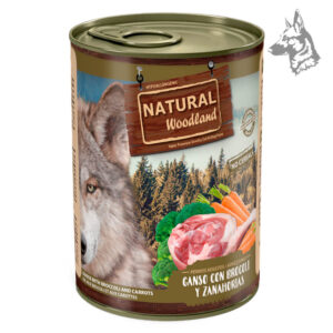 Ganso con brócoli y zanahorias - Lata de comida húmeda para perros Natural Woodland con ganso, brócoli y zanahorias. Alimento natural sin cereales, diseñado para perros adultos, con ingredientes de alta calidad.
