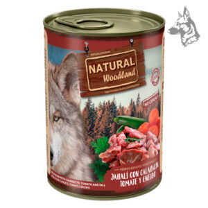 Jabalí con calabacín, tomate y eneldo (lata 400g) – Comida húmeda para perros adultos con carne de jabalí, calabacín, tomate y eneldo. Receta sin cereales, elaborada con ingredientes naturales. Marca Natural Woodland.