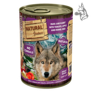 Lata de comida húmeda para perros Natural Greatness sabor pato y conejo con tomate, manzana y semillas de hinojo. Fórmula sin cereales, apta para perros adultos, ideal para dietas light y fit.