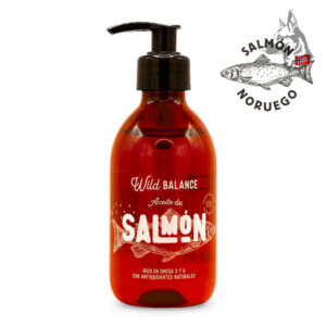 Botella de Aceite de Salmón Noruego Wild Balance con dispensador negro, destacando sus propiedades ricas en omega 3 y 6 con antioxidantes naturales. Logotipo de un pez con la bandera de Noruega y texto "Salmón Noruego".