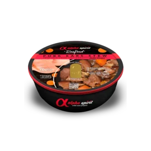 Envase de comida húmeda para perros Alpha Spirit con orejas de cerdo en salsa natural.