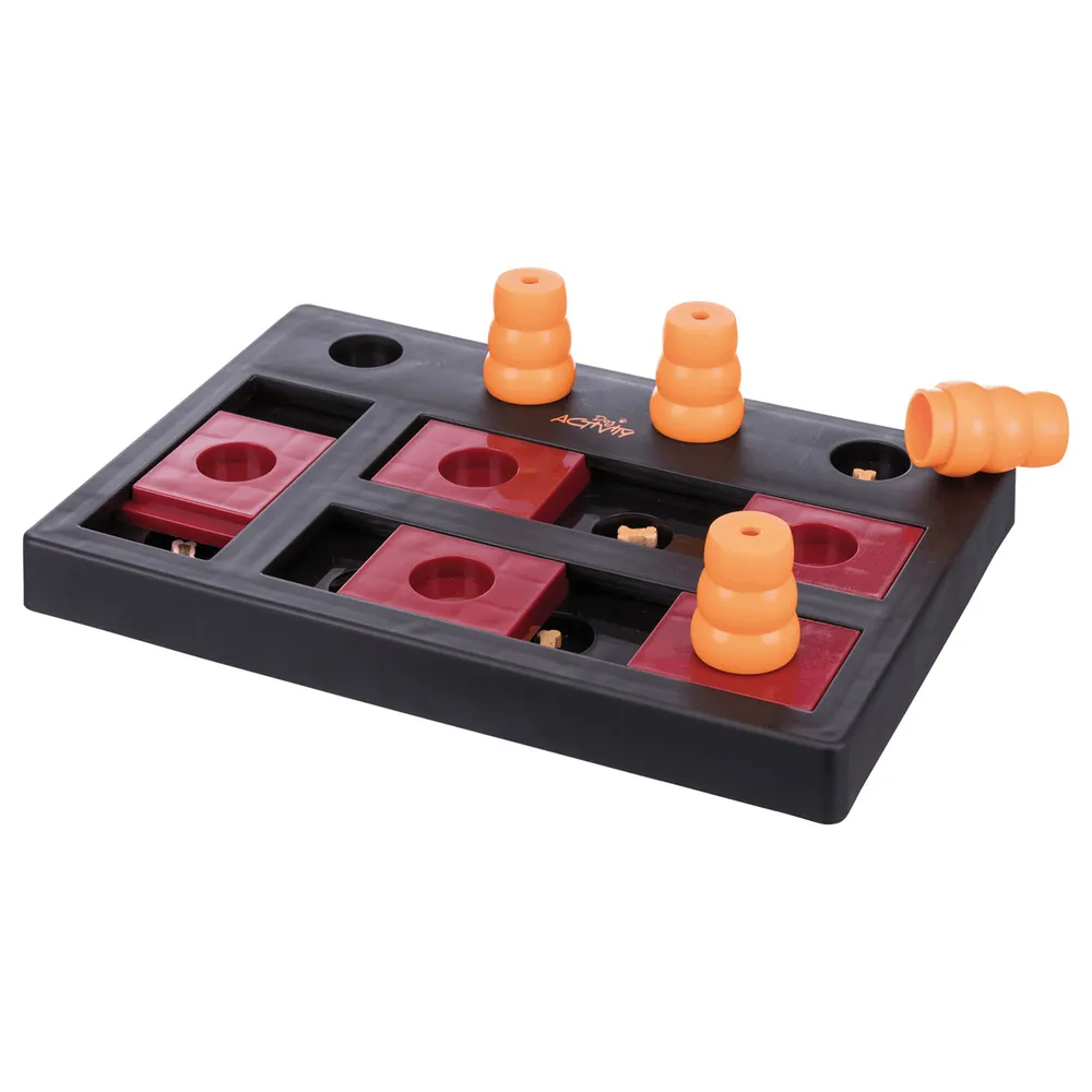 Juego de inteligencia Dog Activity Chess para perros, con piezas móviles desplazadas y premios visibles, nivel de dificultad avanzado.