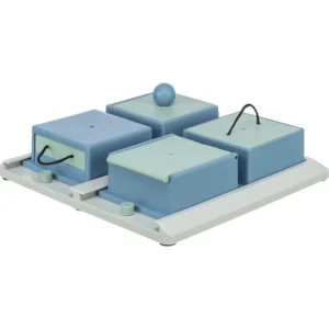Juego de inteligencia para perros Dog Activity Poker Box Nivel 2 con múltiples compartimentos y tapas para premios, estimulación mental y diversión.