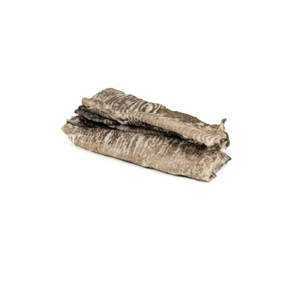 Snack natural para perros de piel de fogonero deshidratada, crujiente y rica en proteínas.