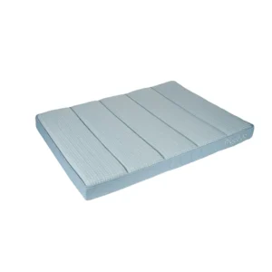 Colchón para perro Freedog glacial azul cielo acolchado con base cómoda y diseño plano ideal para descanso diario.