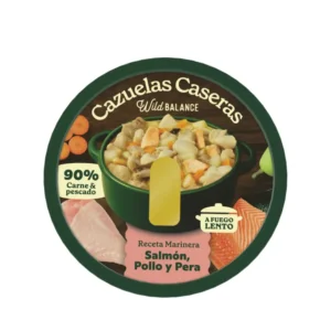 Comida húmeda para perros Wild Balance cazuela casera con salmón, pollo y pera, receta natural cocinada a fuego lento.