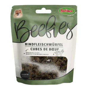 Snacks Beefies de carne de vacuno para perros en pequeños cubos blandos, ideales como premio diario o entrenamiento.